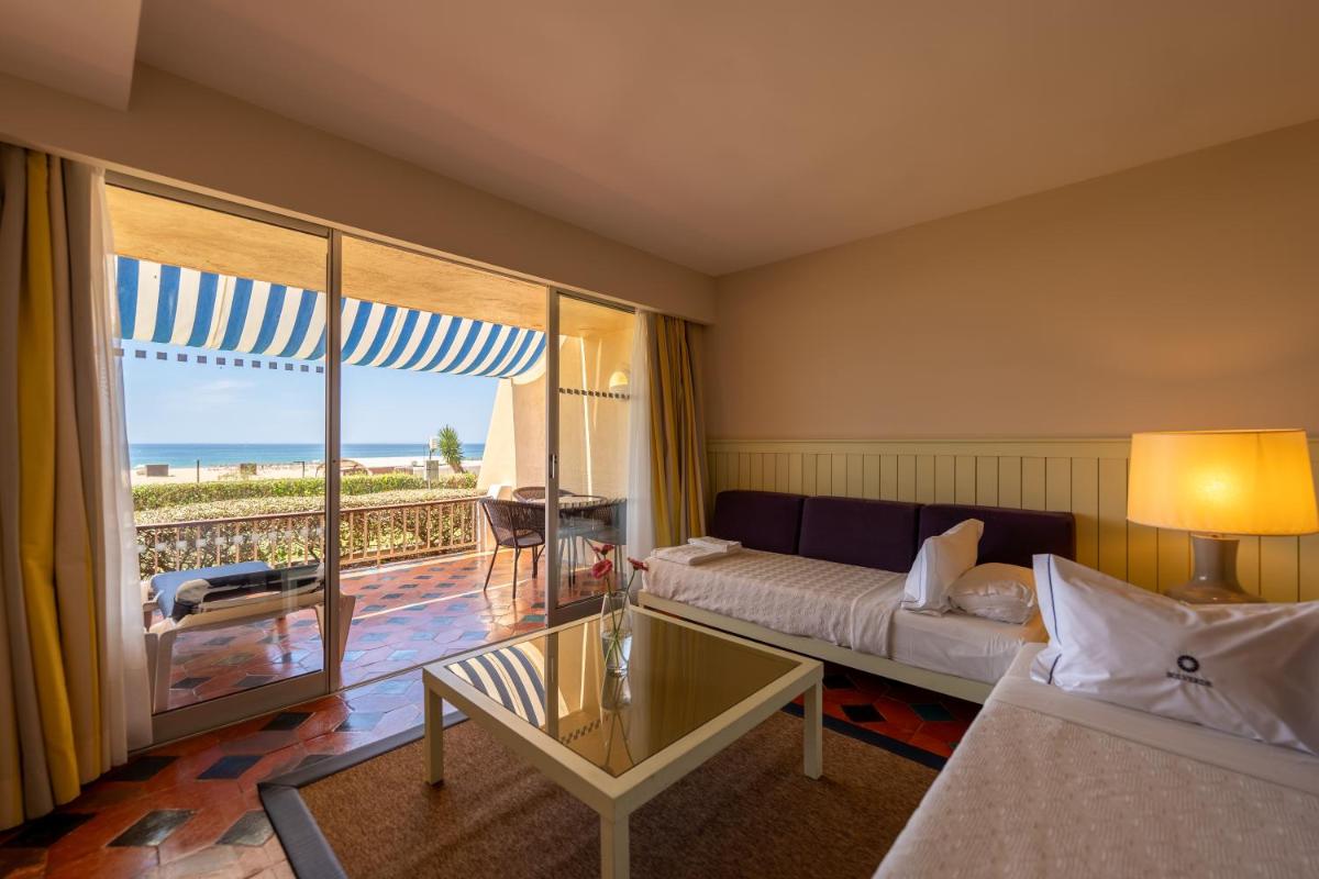 Uma área de estar em Algarve Casino Hotel