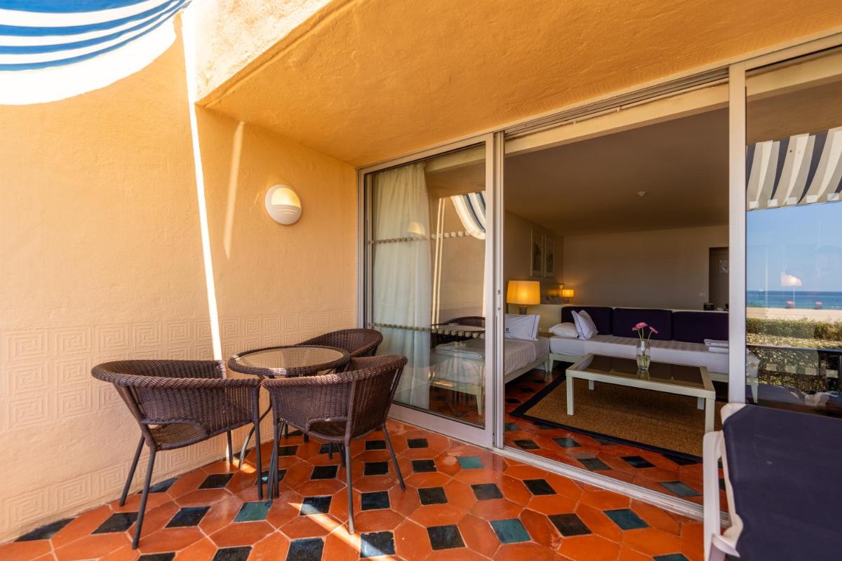 Uma área de estar em Algarve Casino Hotel