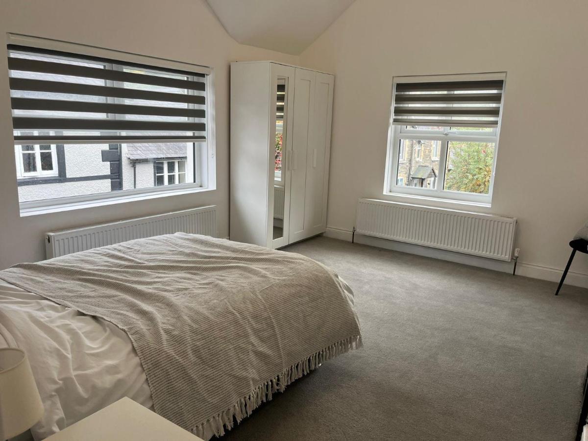Llangollen - House - Sleeps 8- Garden - Housity