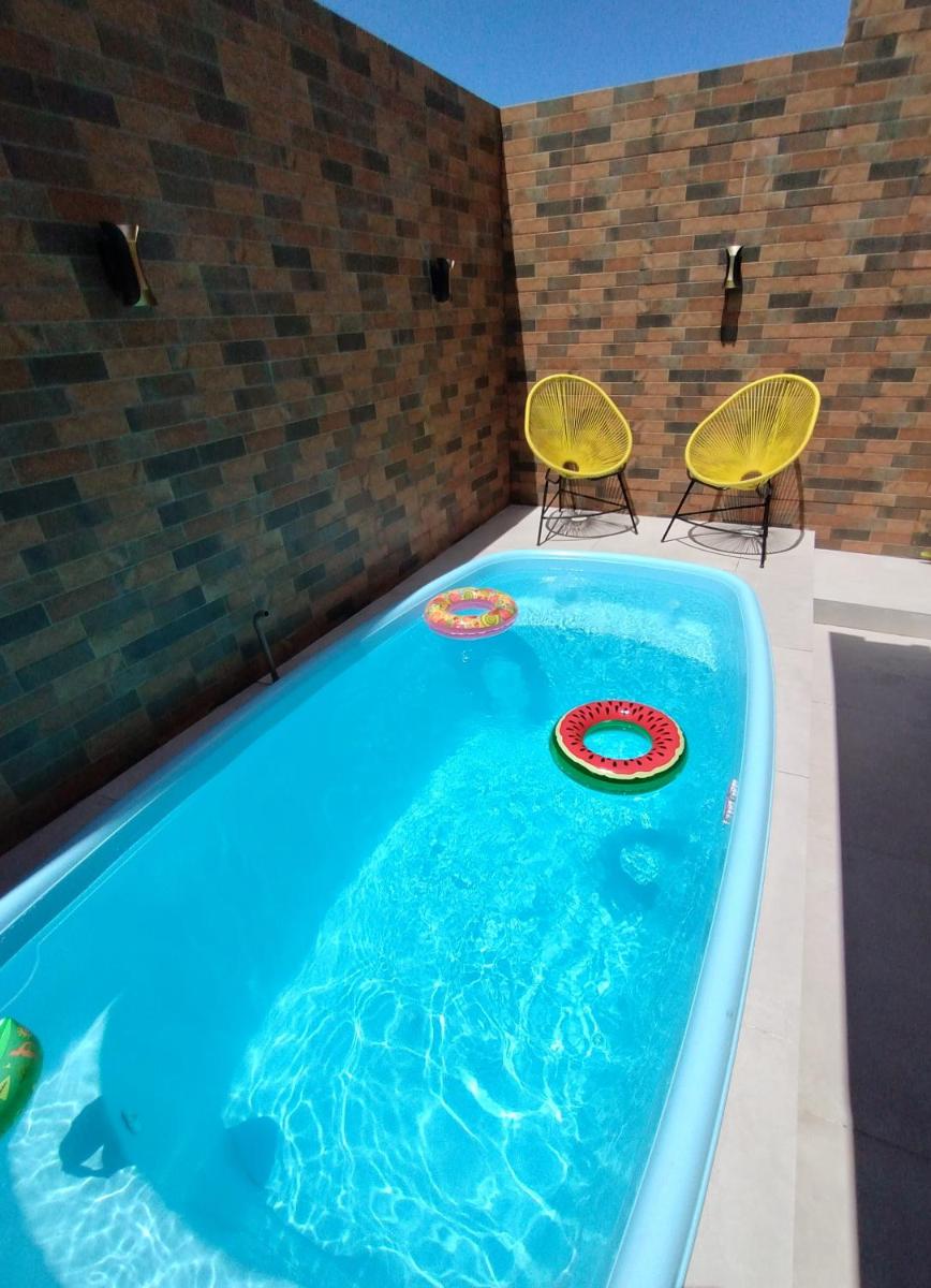 Casa amarela da Prainha de Mambucaba (10 pessoas) - Housity