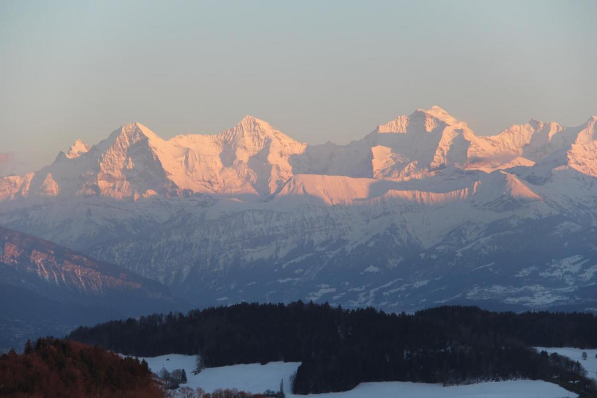 Bed and Breakfast Gantrisch Cottage Ferienzimmer - Housity