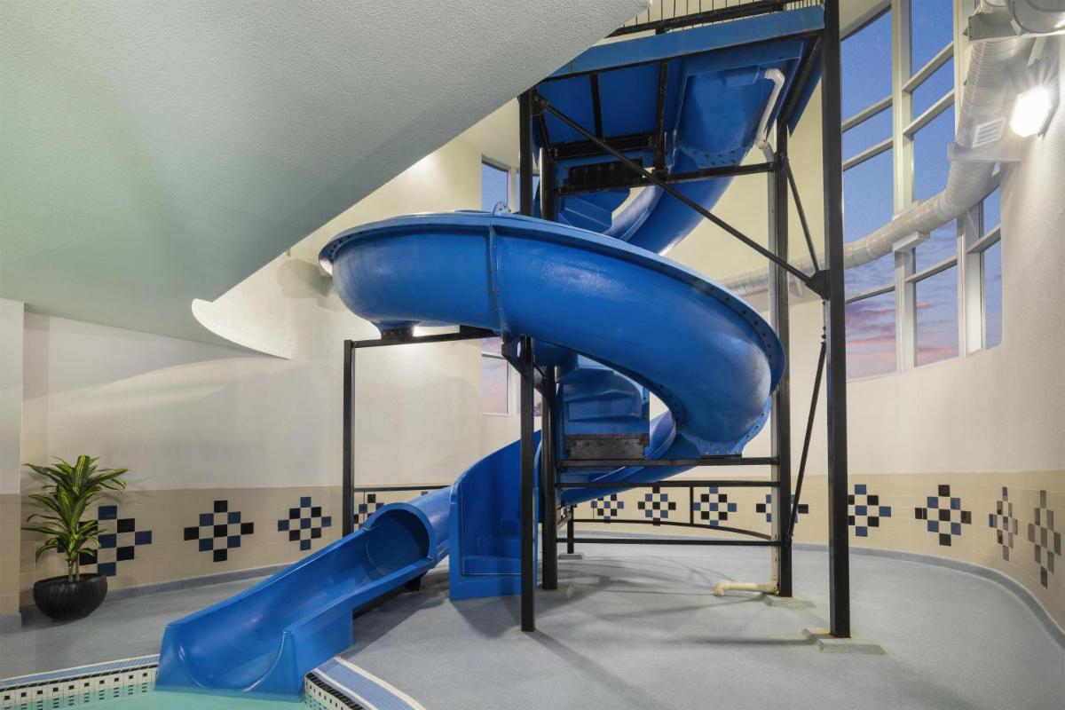 Best Western Premier Freeport Inn Calgary Airport - Hizvo