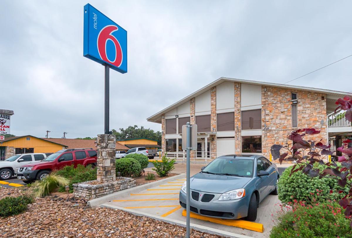 Motel 6 Boerne TX - Housity