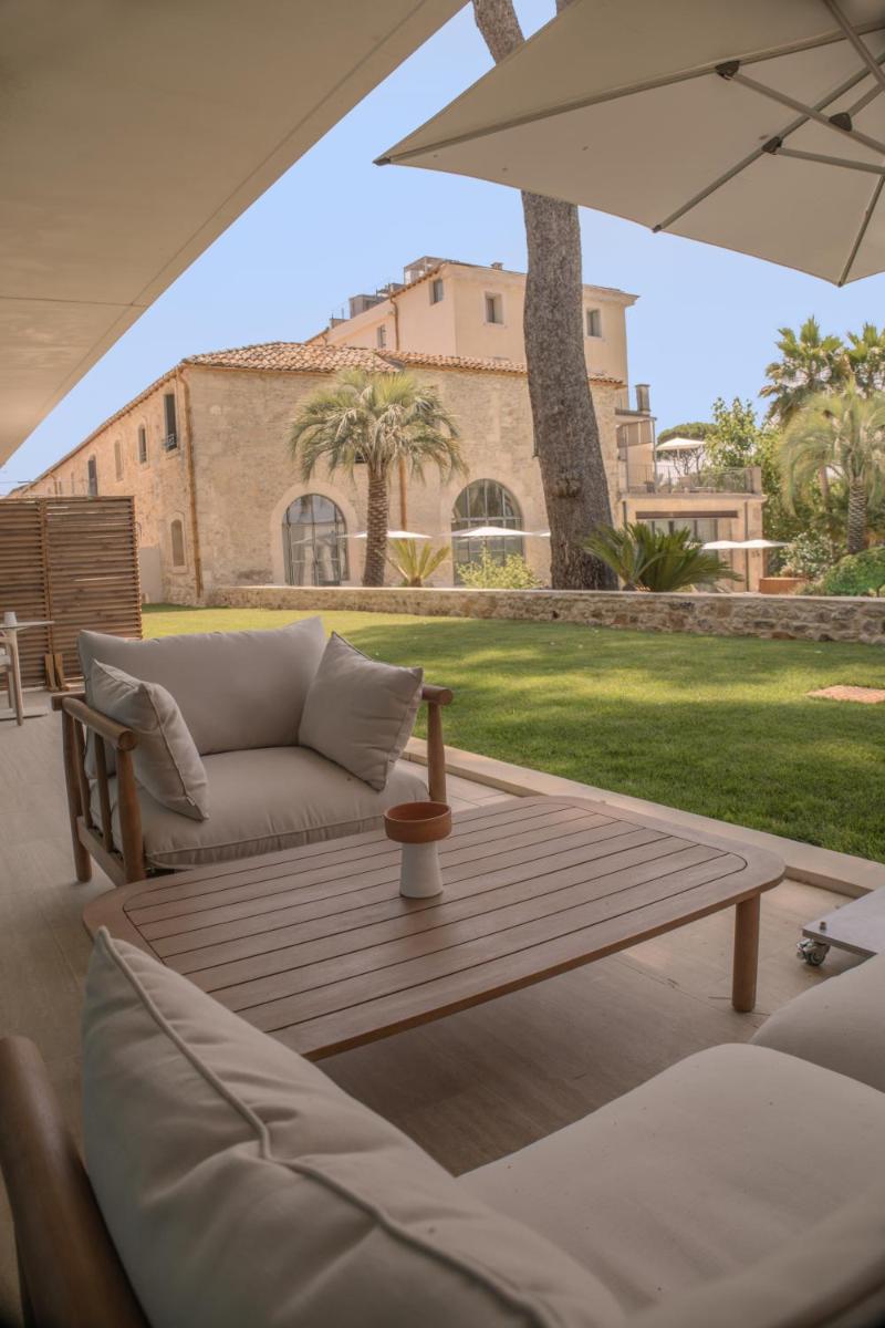 Coin salon dans l'établissement Domaine de Verchant & Spa - Relais & Châteaux