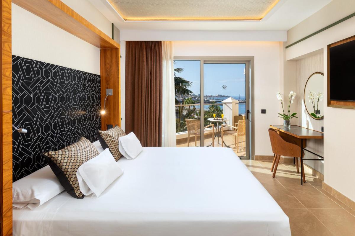 Adrián Hoteles Jardines de Nivaria - Housity