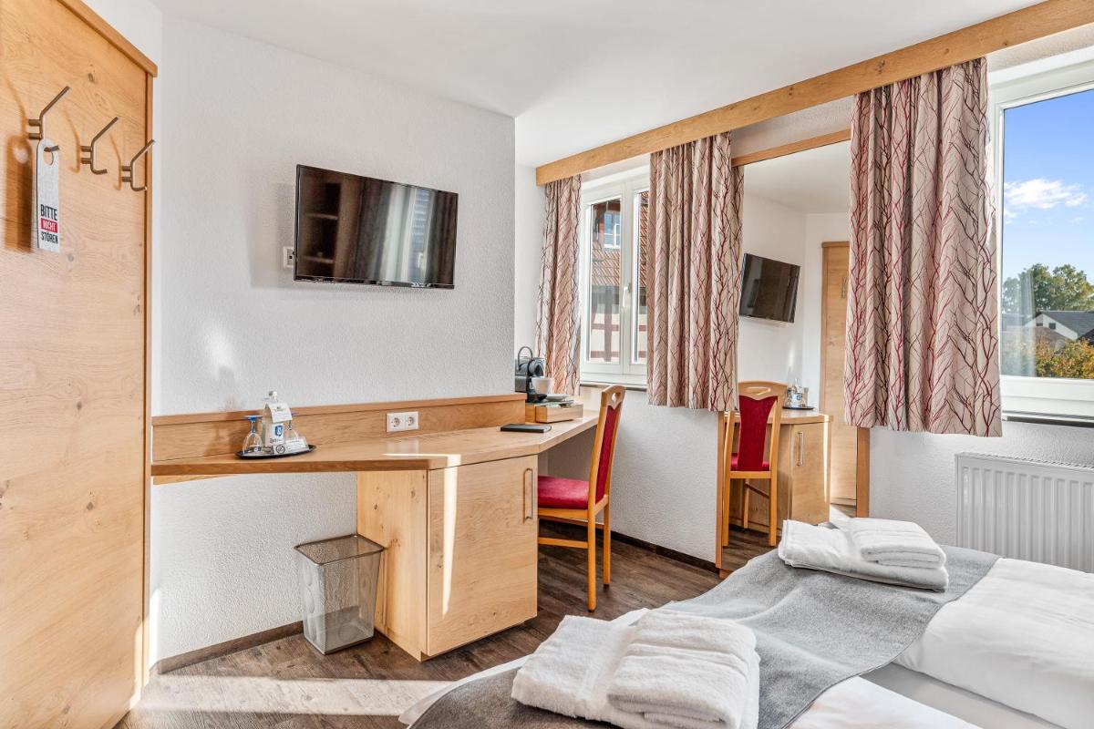 Landhotel Schwarzer Adler - Self Check In - Housity