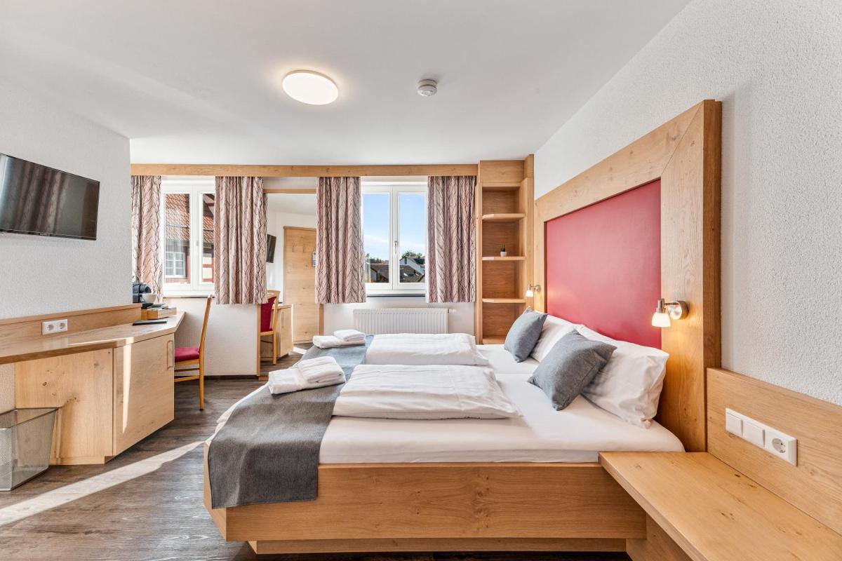 Landhotel Schwarzer Adler - Self Check In - Housity
