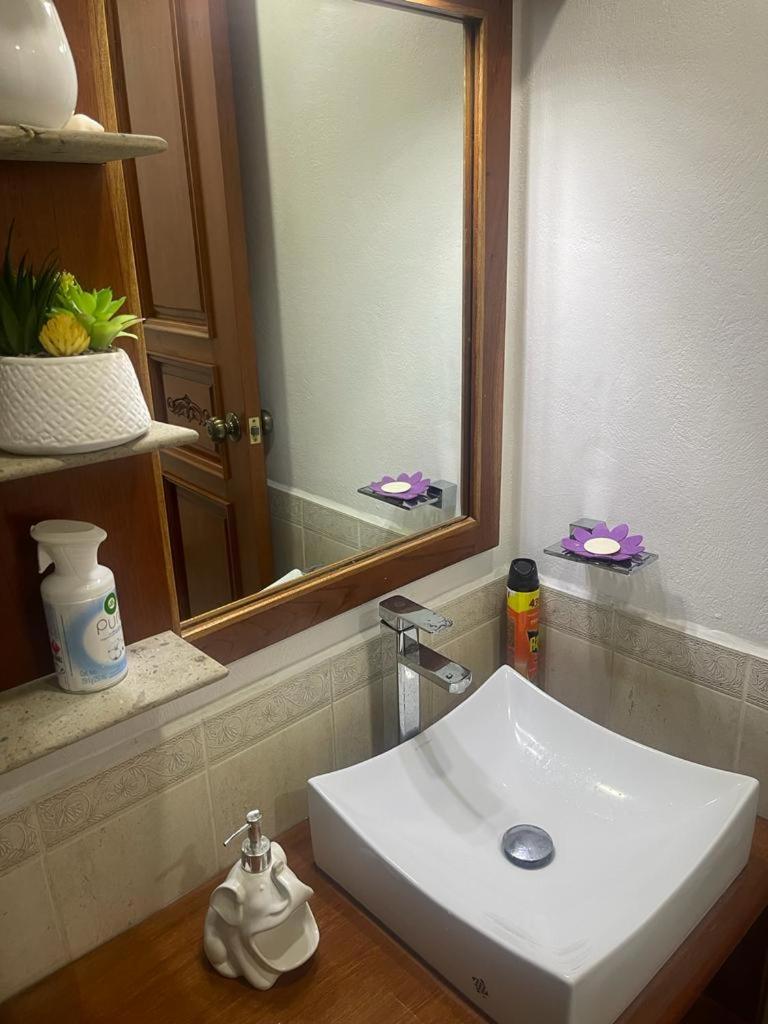 Lovely Home at Vista Hermosa, Cuernavaca - Housity