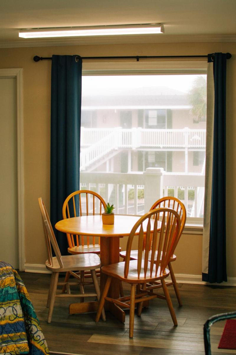 Dolphin Lane Motel - Housity