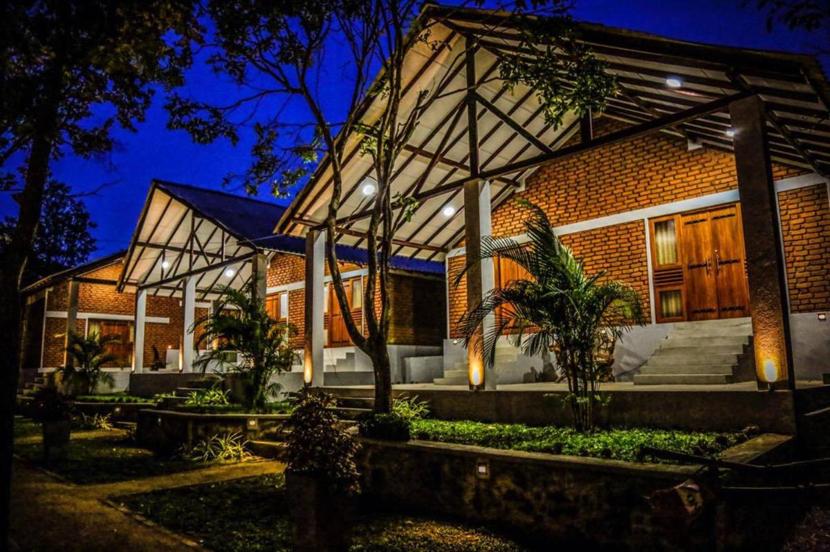 Hotel Viverra - Housity