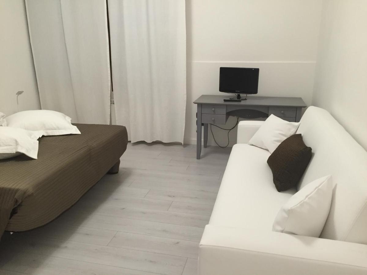 Sunday Apartments - Housity