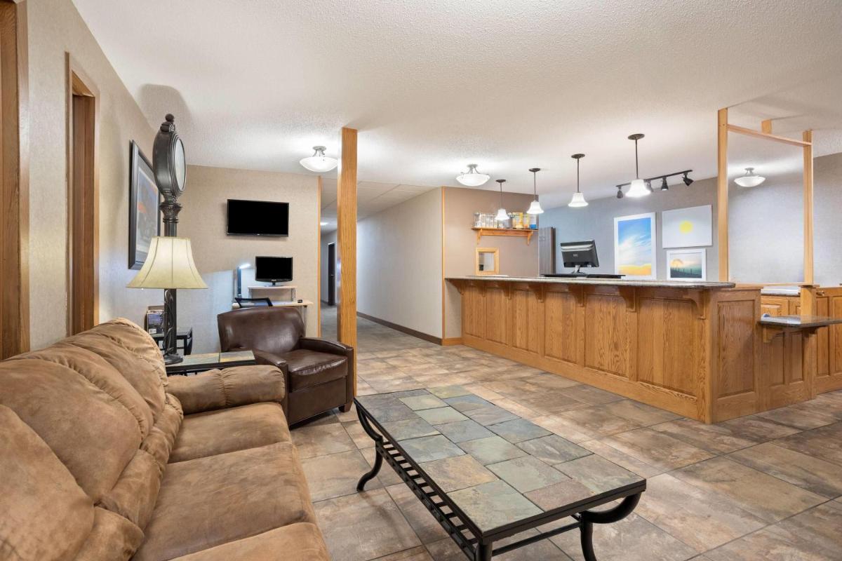 Days Inn by Wyndham Spearfish - Housity