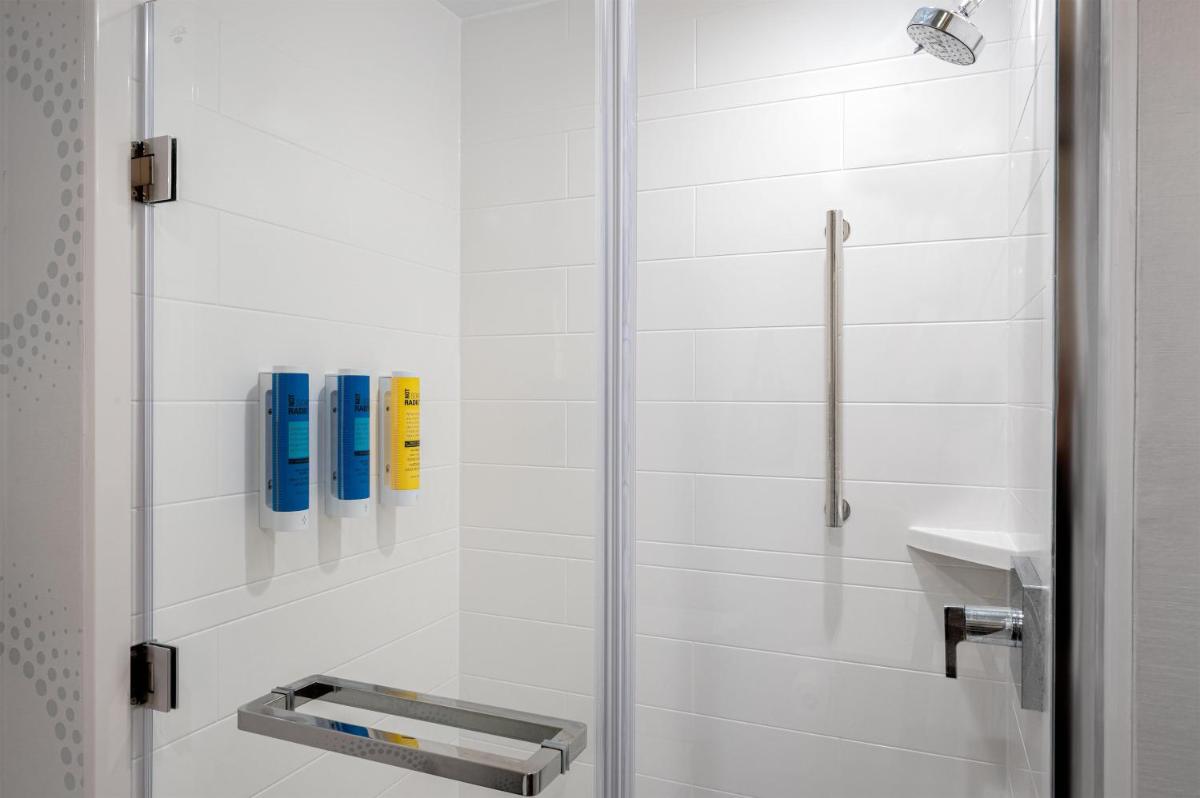 Tru By Hilton Brunswick - Housity