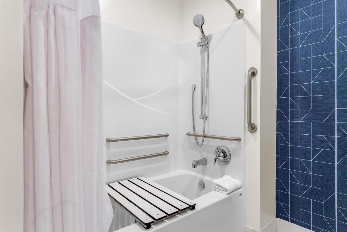 Spark by Hilton Essex Junction Burlington - Housity