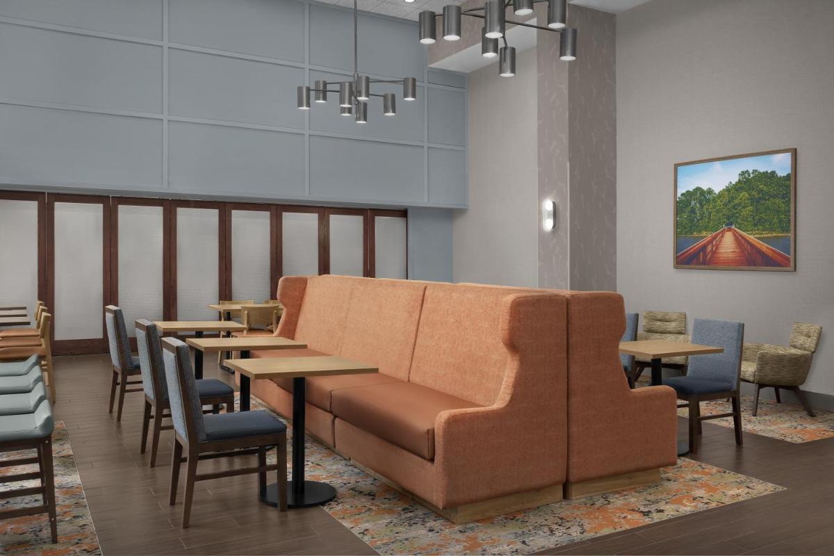 Hampton Inn & Suites Huntersville - Housity