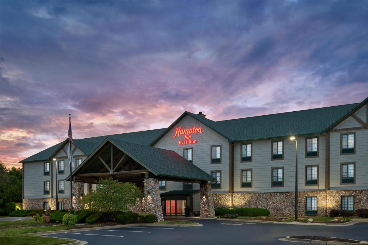 Hampton Inn Kansas City The Legends - Housity