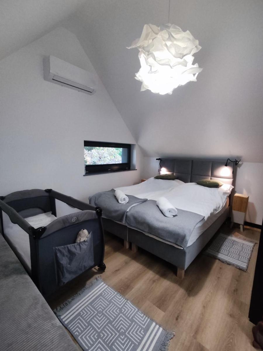 Nasza Baza wśród drzew prywatny dom z balią - jacuzzi Miedziana Góra Kielce świętokrzyskie - Housity