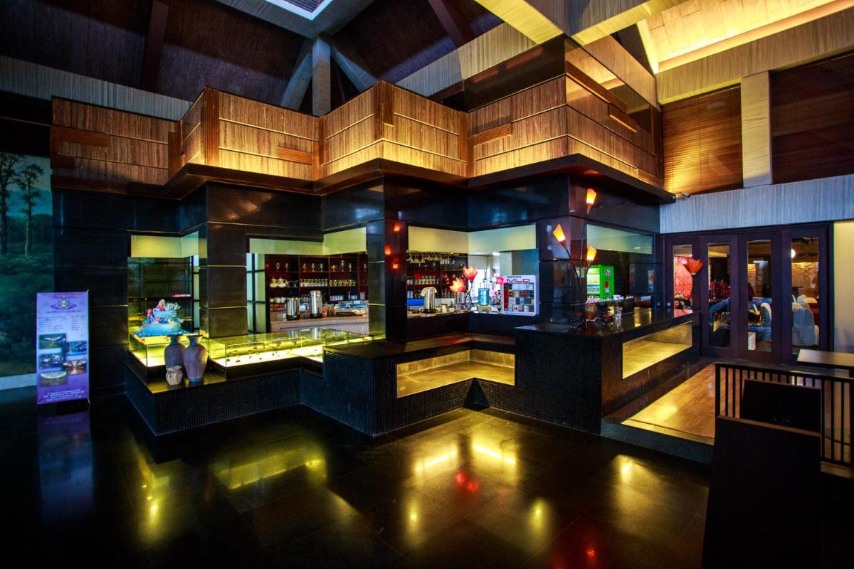 Crown Victoria Hotel Tulungagung - Housity