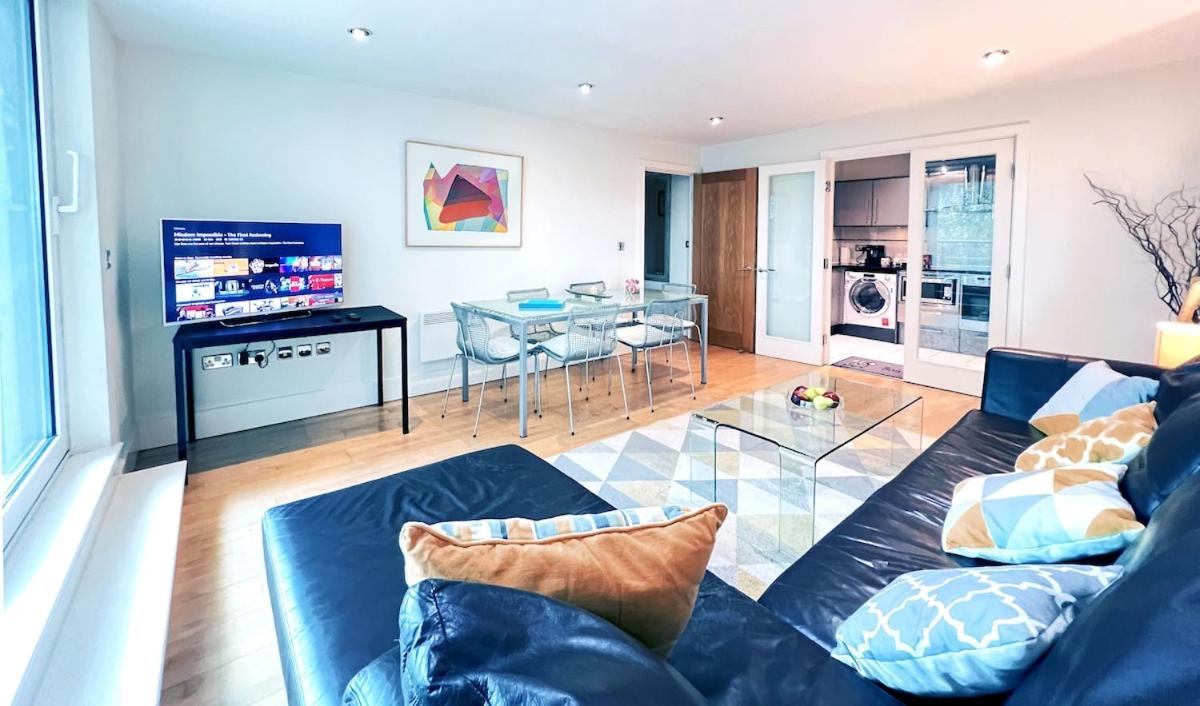 London Riverside Apartment - Housity