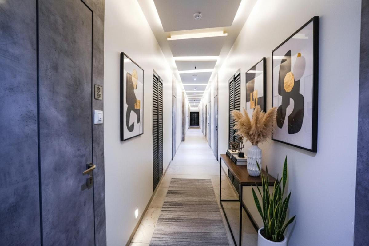 FabHotel Global Spaces - Nr NESCO Exhibition Center - Hizvo