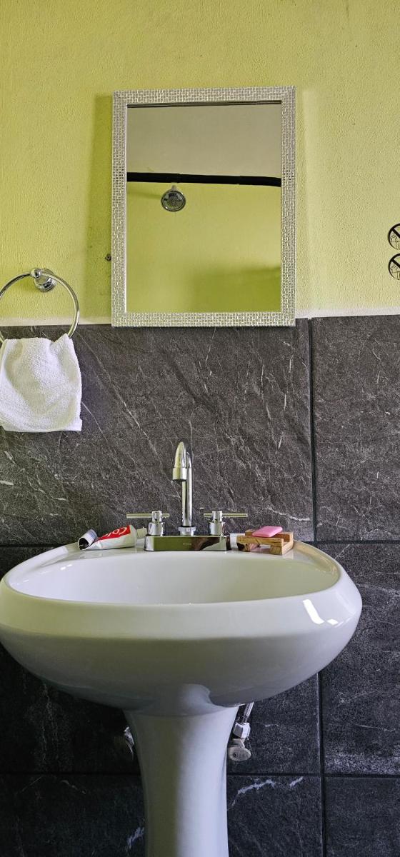 Hostal Casa Amarilla Tecámac - Housity
