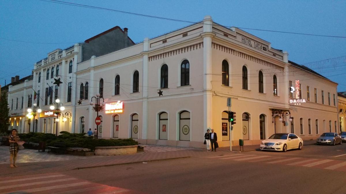Hotel Dacia - Housity