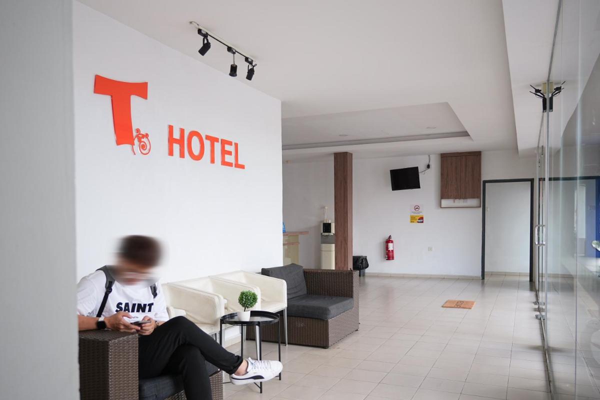 T Hotel Anggerik - Hizvo