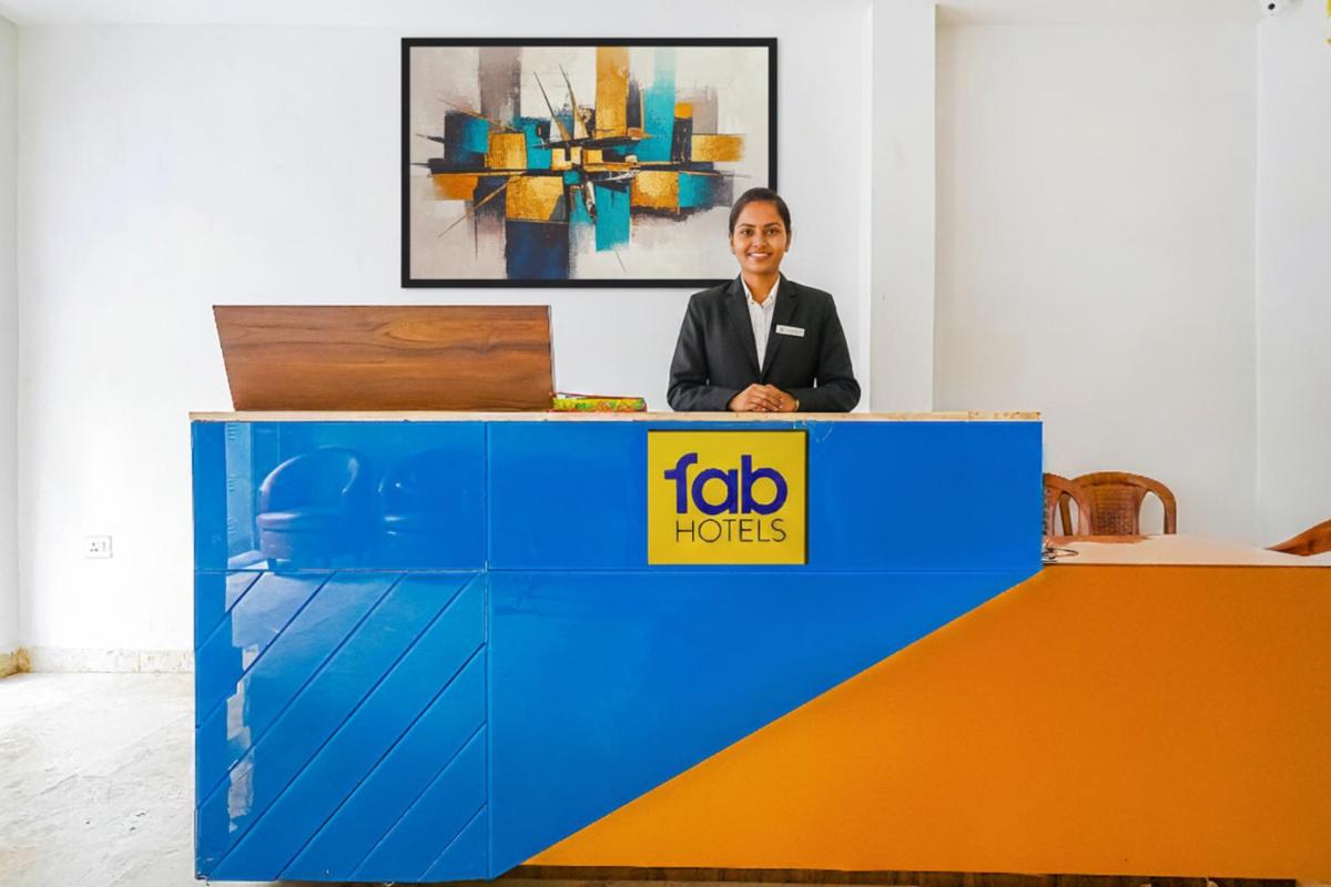 FabHotel Eros 211 - Nr Sreebhumi - Hizvo