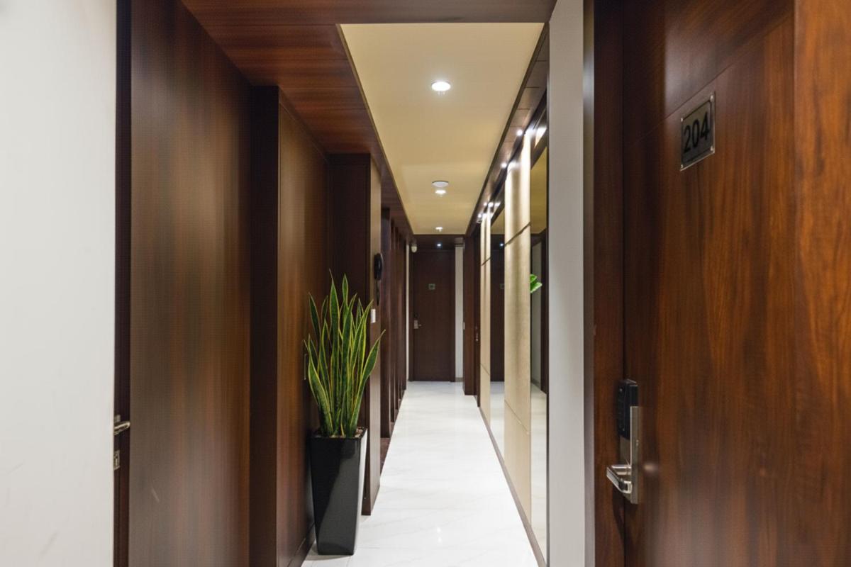 FabHotel Eros 211 - Nr Sreebhumi - Hizvo