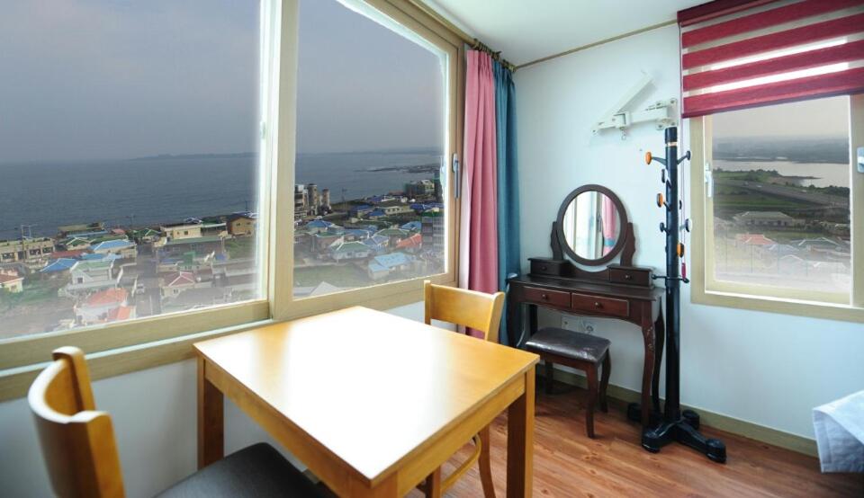 Seongsanpo love Pension - Housity