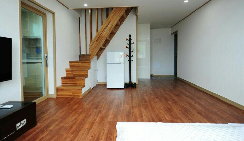 Seongsanpo love Pension - Housity