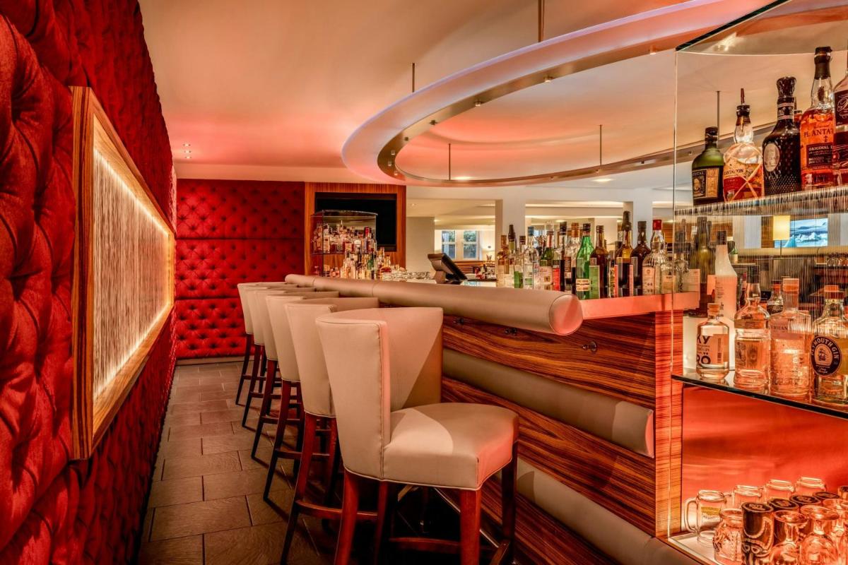 Getränke in der Unterkunft Cologne Marriott Hotel