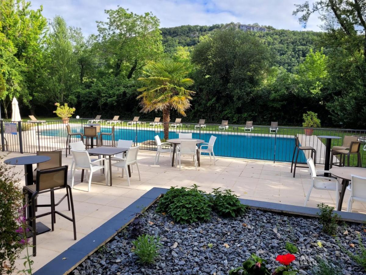Piscine de l'établissement Hôtel La Ségalière Spa Bar ou située à proximité