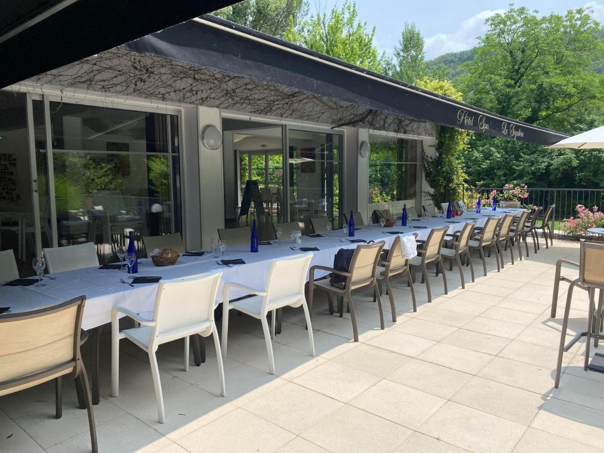 Restaurant ou autre lieu de restauration dans l'établissement Hôtel La Ségalière Spa Bar