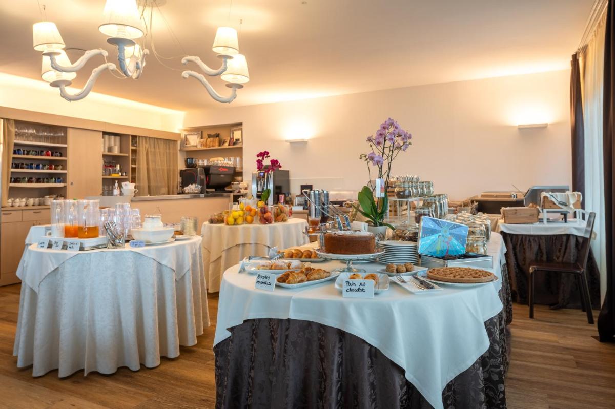 Hotel La Vigna - Housity