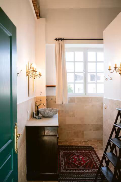 Château Studio with Chapel and Water Views - Housity
