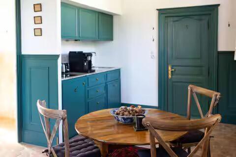 Château Studio with Chapel and Water Views - Housity