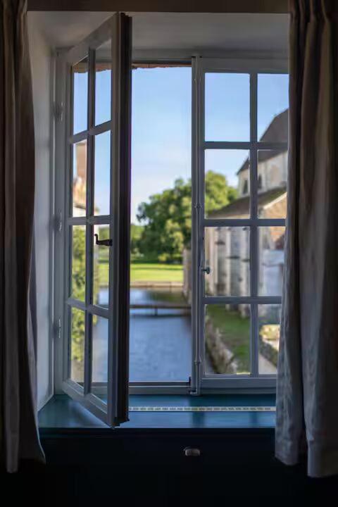 Château Studio with Chapel and Water Views - Housity