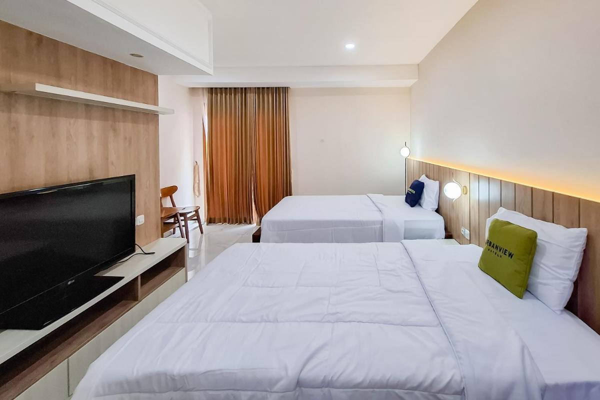Urbanview Hotel Syariah SieKemboe Near Alun-Alun Jepara - Housity