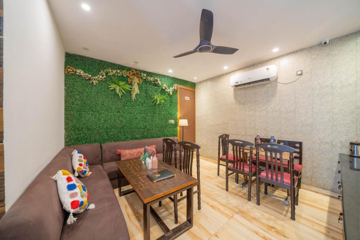 Perfectstayz Premium @Harkipauri Road - Housity