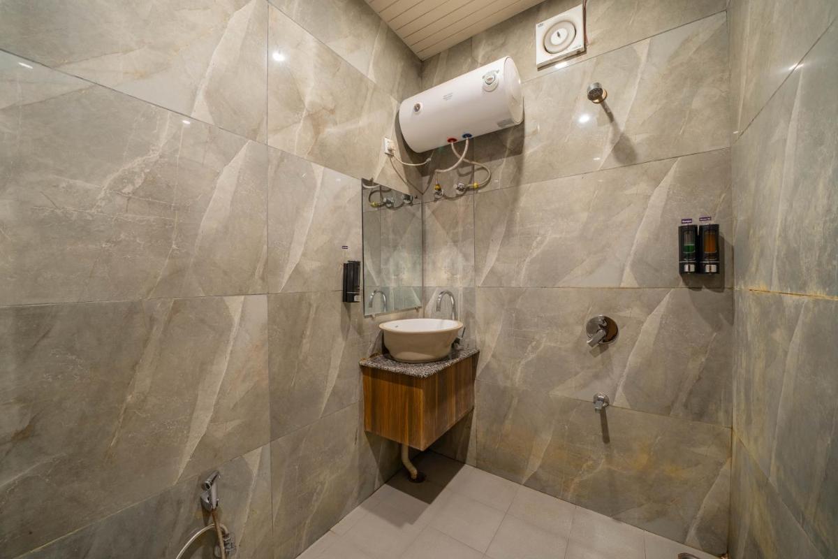 Perfectstayz Premium @Harkipauri Road - Housity