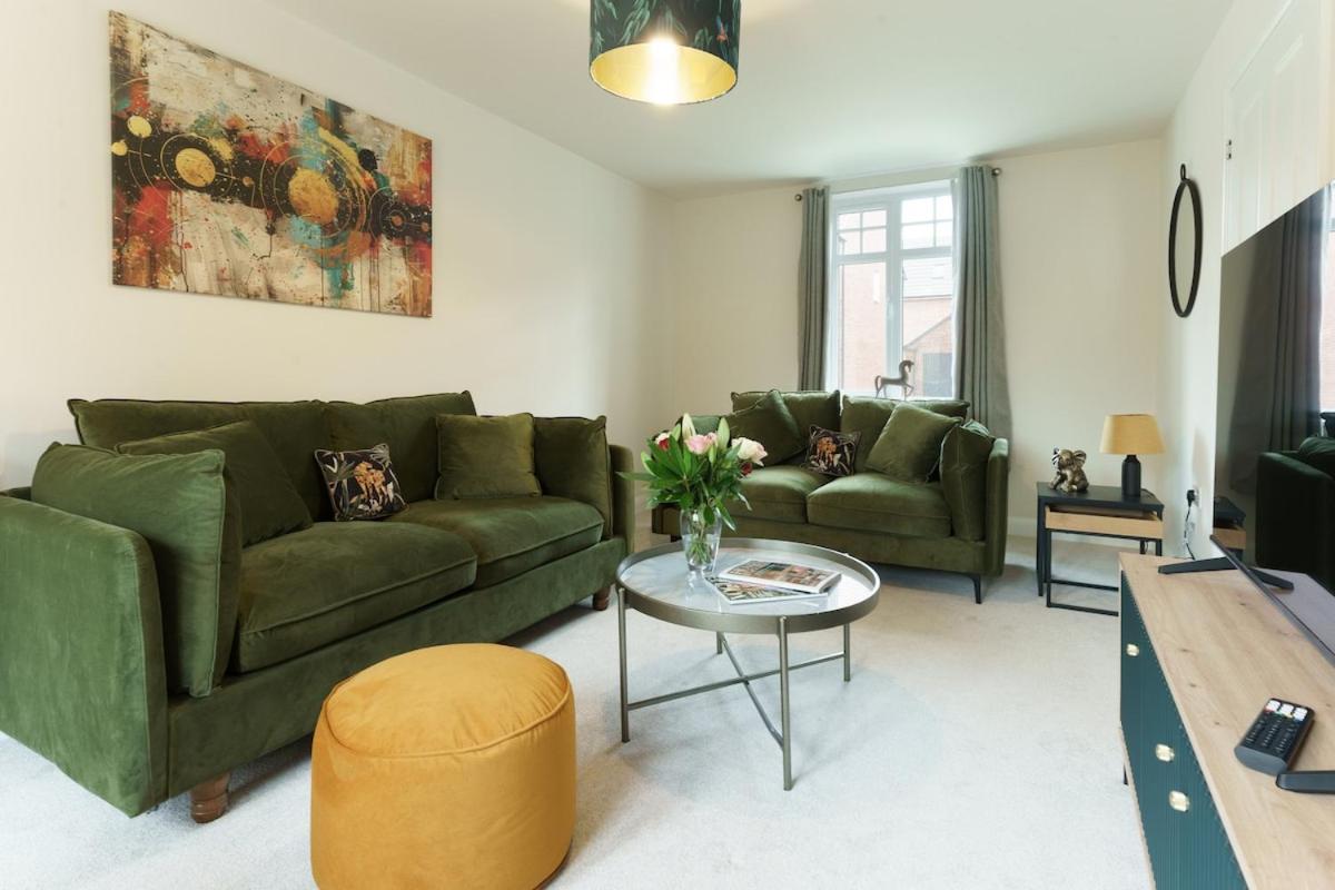 Lux 3 bed house perfect for professionalsfamilies - Housity