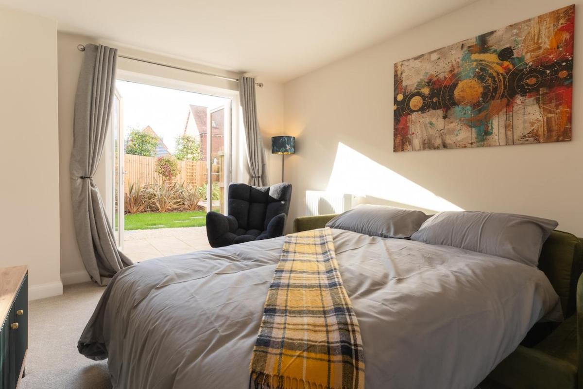 Lux 3 bed house perfect for professionalsfamilies - Housity
