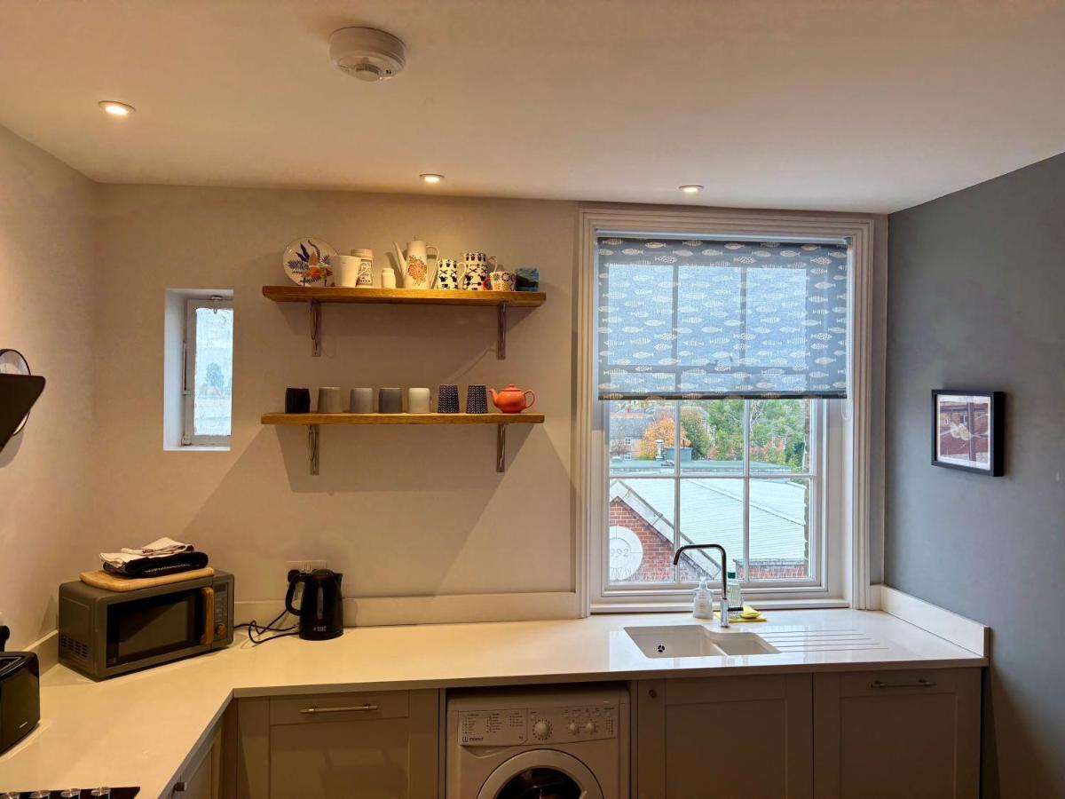 Aspen-free parking-Grade II listed-second floor two bedrooms apartment - Housity