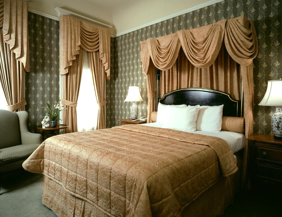 Hotel Majestic - Housity