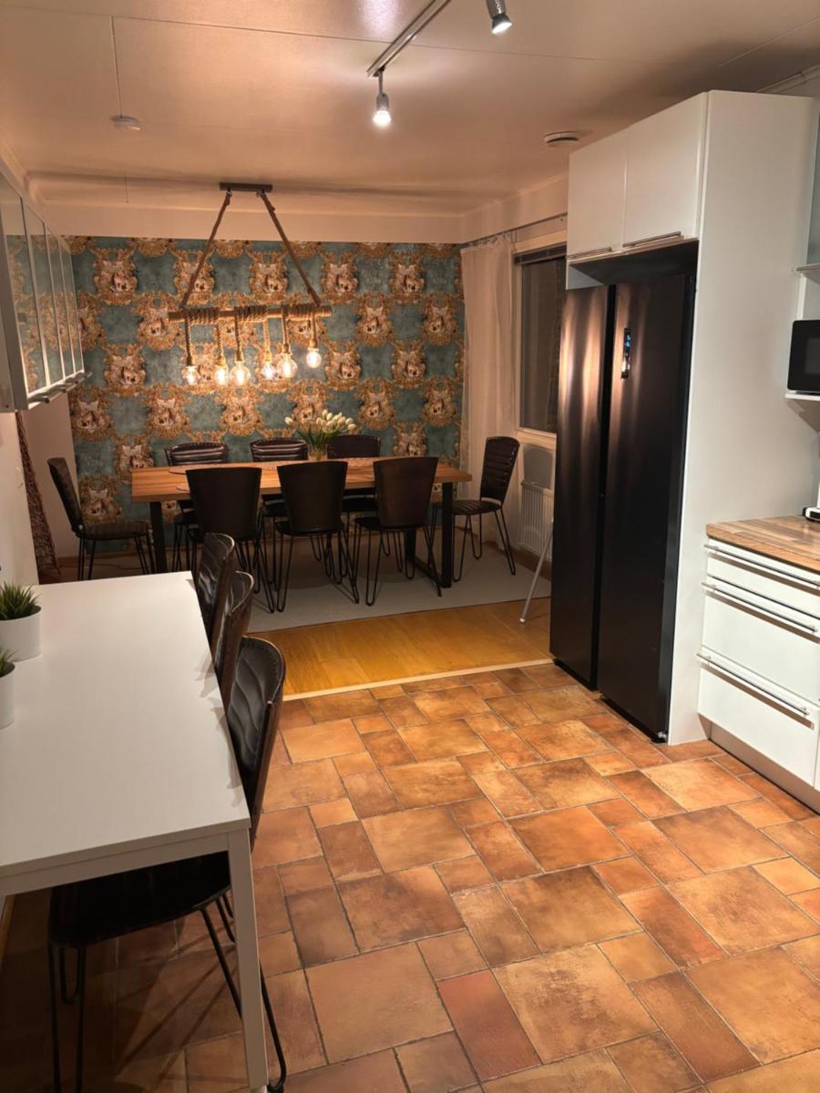 Villa Närhi 230 m2 upea talo rauhallisella alueella - Housity