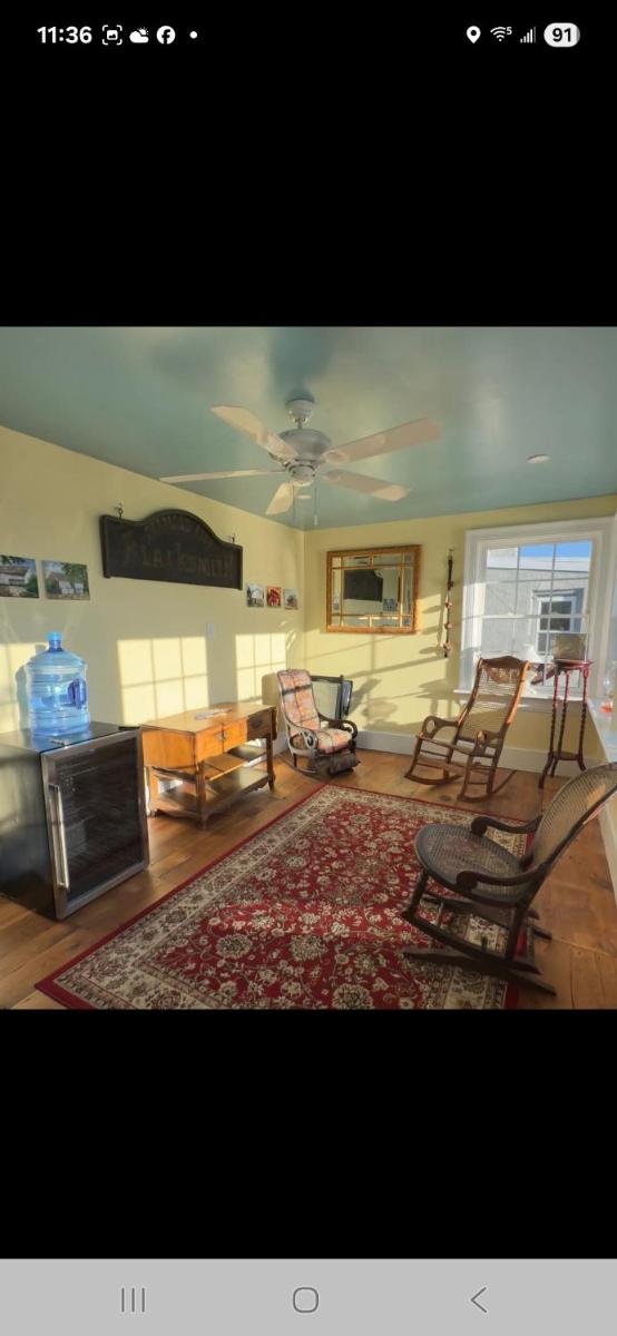 Langdon Hill House Langdon Room - Housity