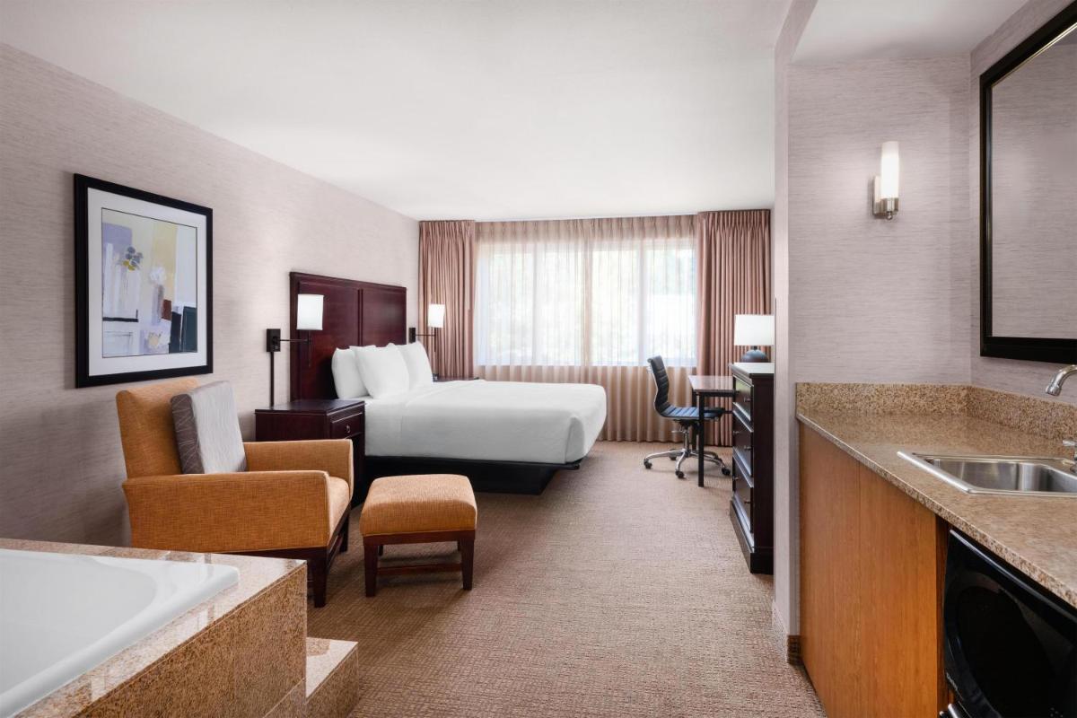 Eastgate Hotel - BW Signature Collection - Housity