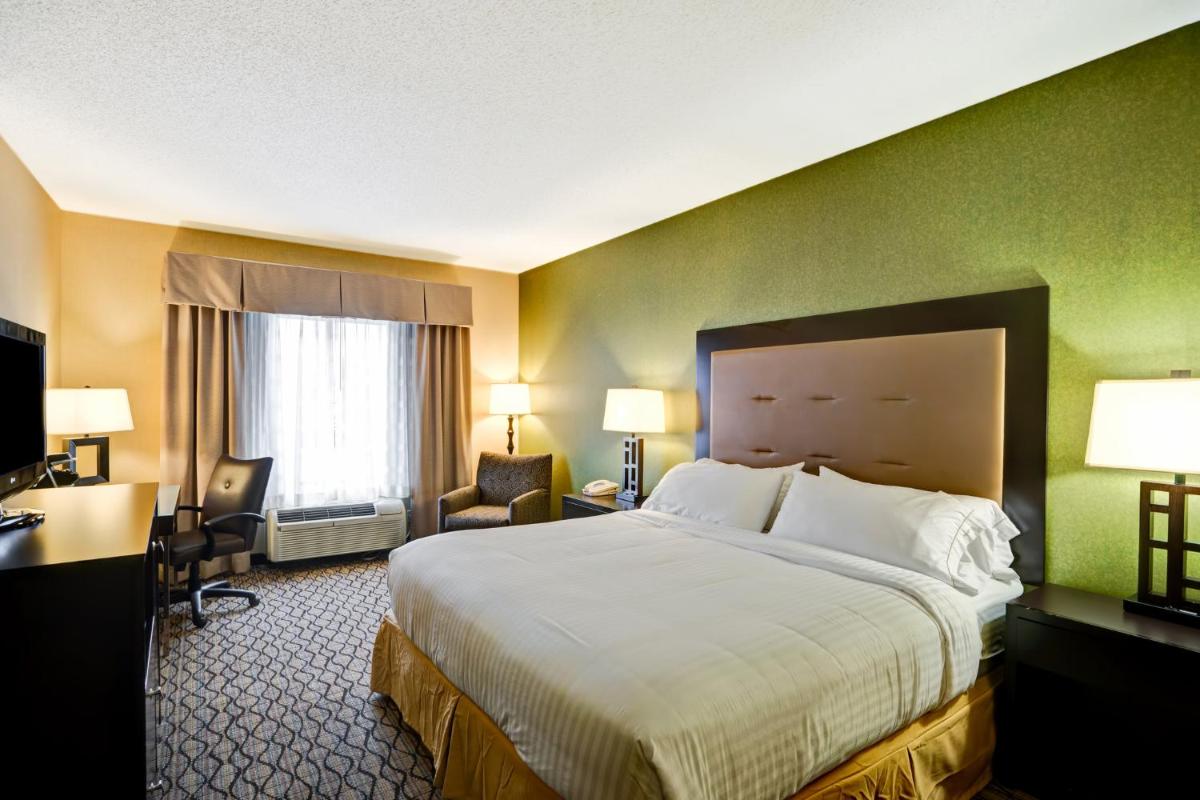 Holiday Inn Express Hotel & Suites Christiansburg by IHG - Housity