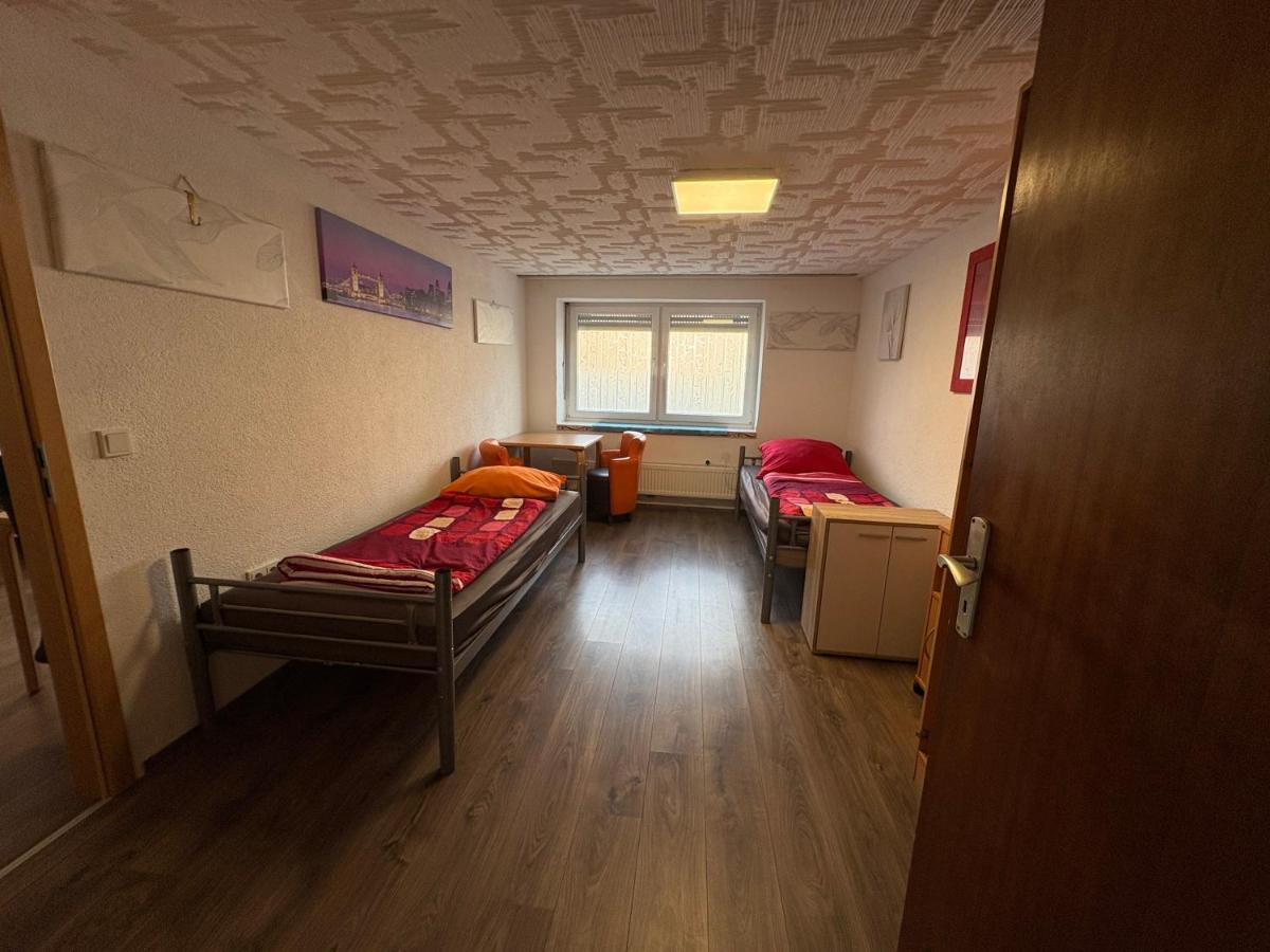 Gusenburg B13u Monteur Unterkunft bis 8 Personen - Housity